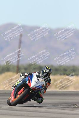 media/Oct-30-2025-Racers Edge (Thu) [[dabbdaf680]]/3-B Group/Session 4 Turn 16/